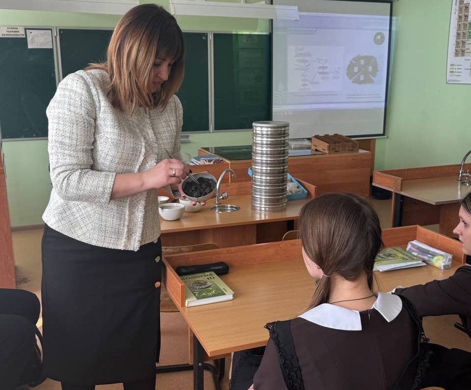 Встреча с преподавателем Белгородского ГАУ, кандидатом сельскохозяйственных наук и доцентом агрономического факультета Тамарой Сергеевной Морозовой.